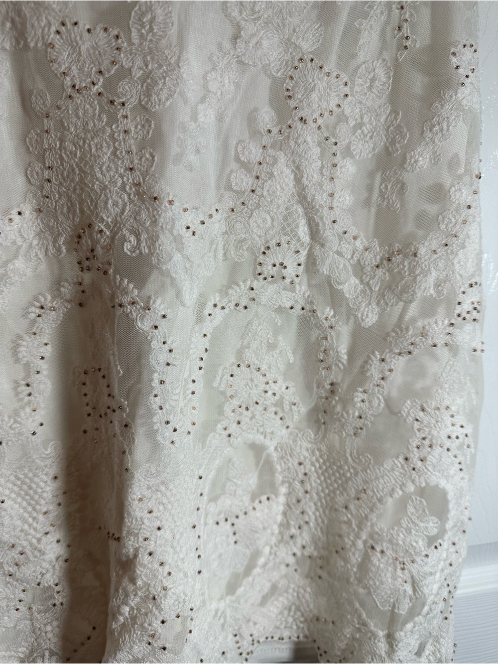 White House Black Market Ecru Lace Beaded Cami – Size Small - Picture 5 of 11